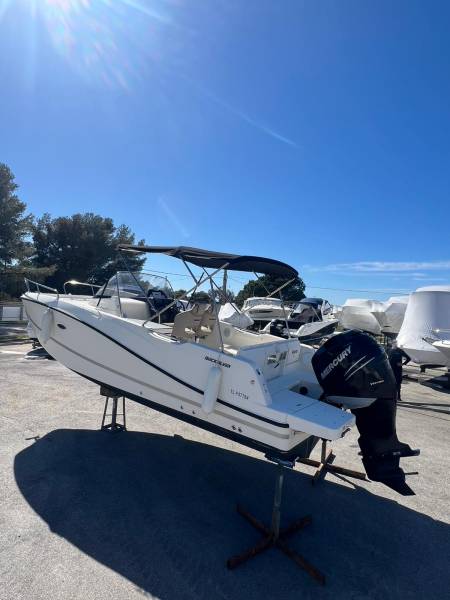 VENTE BATEAU OCCASION QUICKSILVER ACTIV 755 SUNDECK VAR LA LONDE HYERES